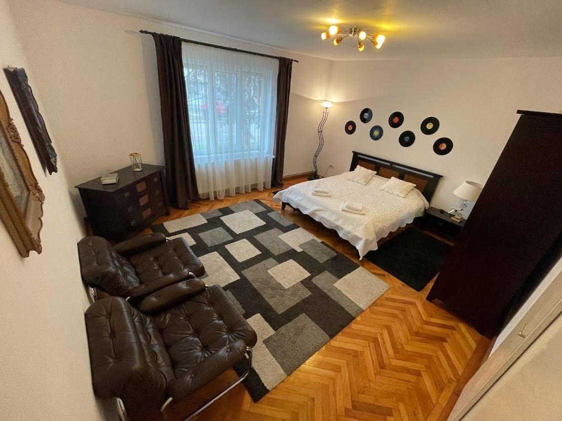 Crisan 40 Casa Muntean 100Mp 3Camere 3Paturi 1 Canapea 2 Dormitoare Parcare Тимишоара Екстериор снимка