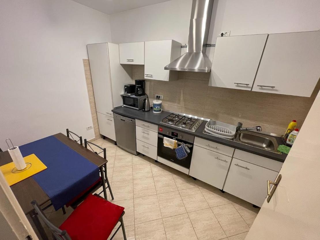 Crisan 40 Casa Muntean 100Mp 3Camere 3Paturi 1 Canapea 2 Dormitoare Parcare Тимишоара Екстериор снимка