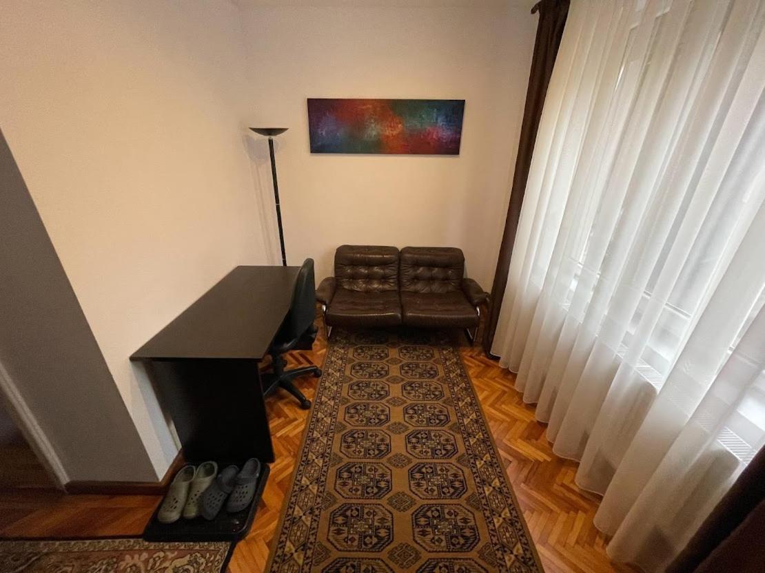 Crisan 40 Casa Muntean 100Mp 3Camere 3Paturi 1 Canapea 2 Dormitoare Parcare Тимишоара Екстериор снимка
